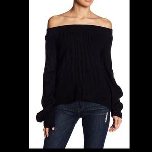 Off the shoulder balloon sleeve chunky sweater